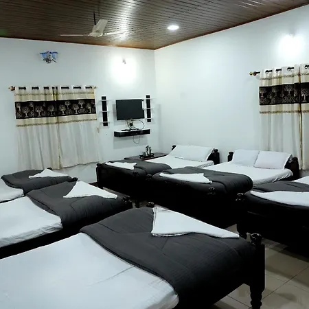 Jungle Greens Homestay - Water Activities, 150Y Estate, Home Food Chikmagalur Exterior photo