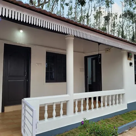 Jungle Greens Homestay - Water Activities, 150Y Estate, Home Food Chikmagalur Room photo