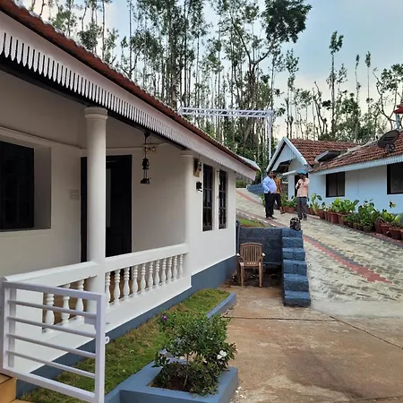 Jungle Greens Homestay - Water Activities, 150Y Estate, Home Food Chikmagalur Room photo