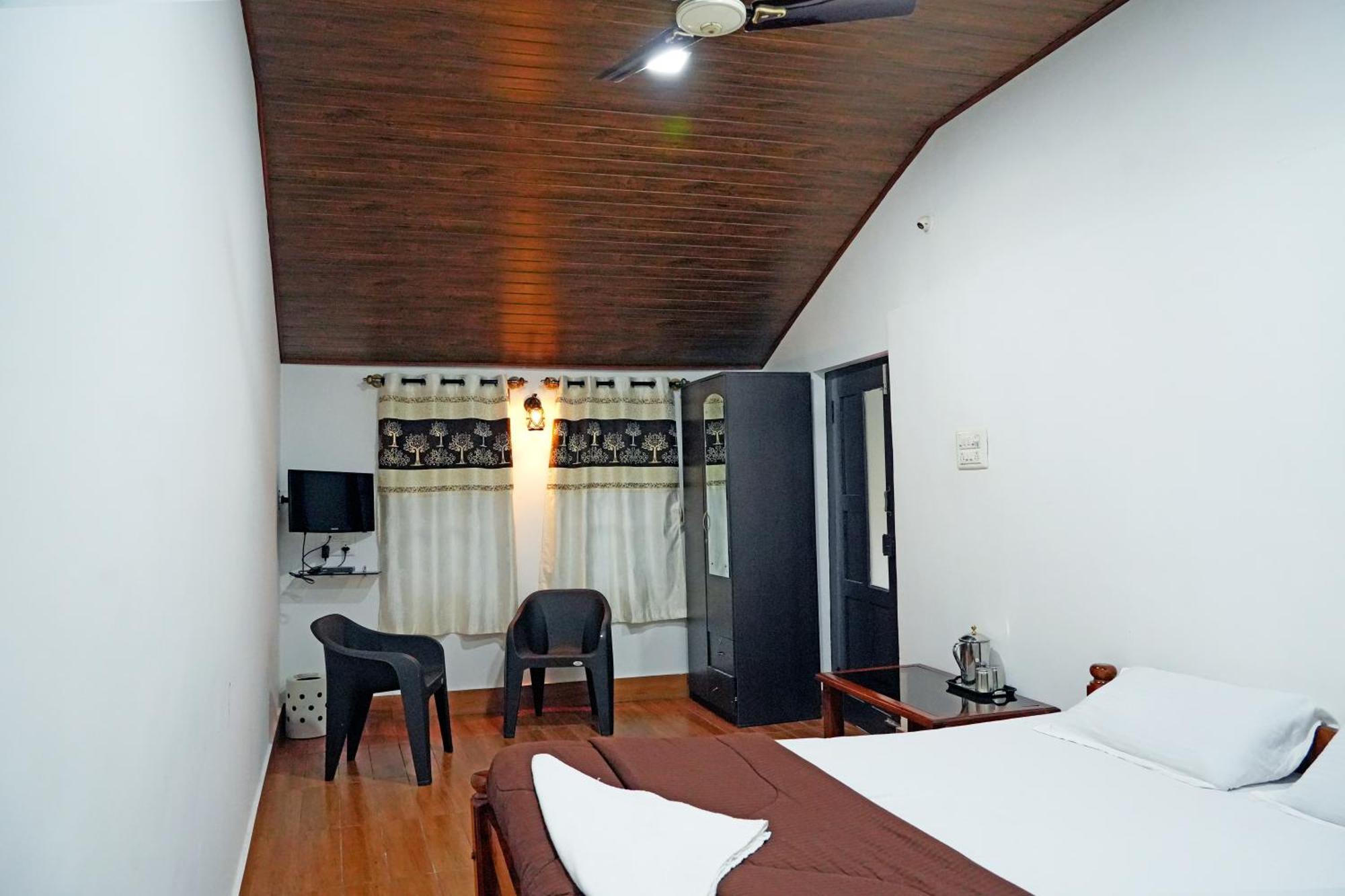 Homestay Jungle Greens - Water Activities, 150y Estate, Food Chikmagalur
